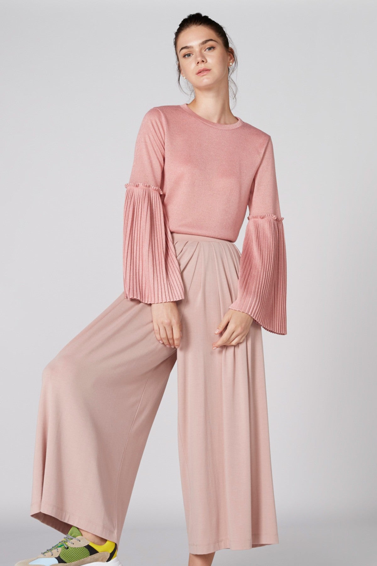 Pleated Long Sleeves Top with Round Neck