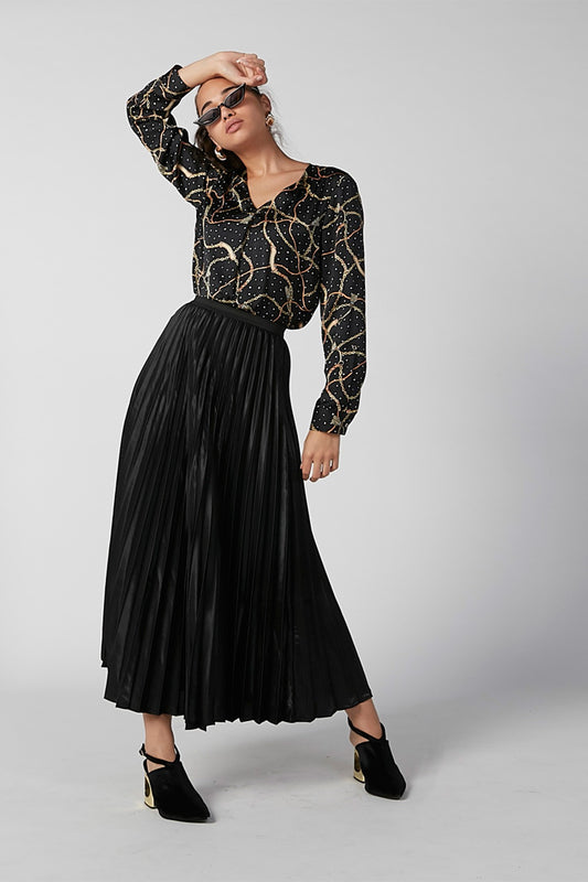 Printed Top with V-neck and Long Sleeves