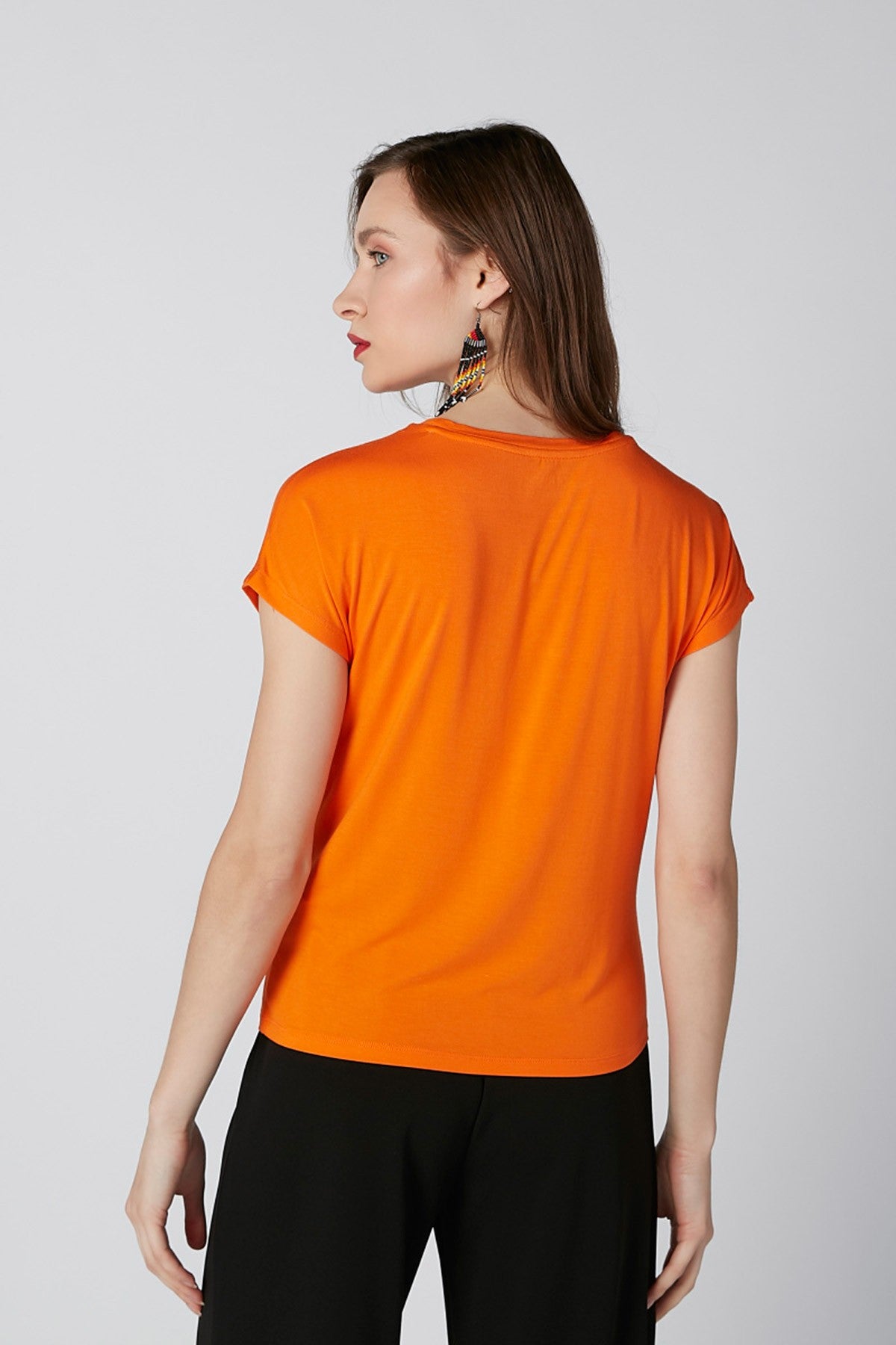 Plain T-shirt with Round Neck and Short Sleeves