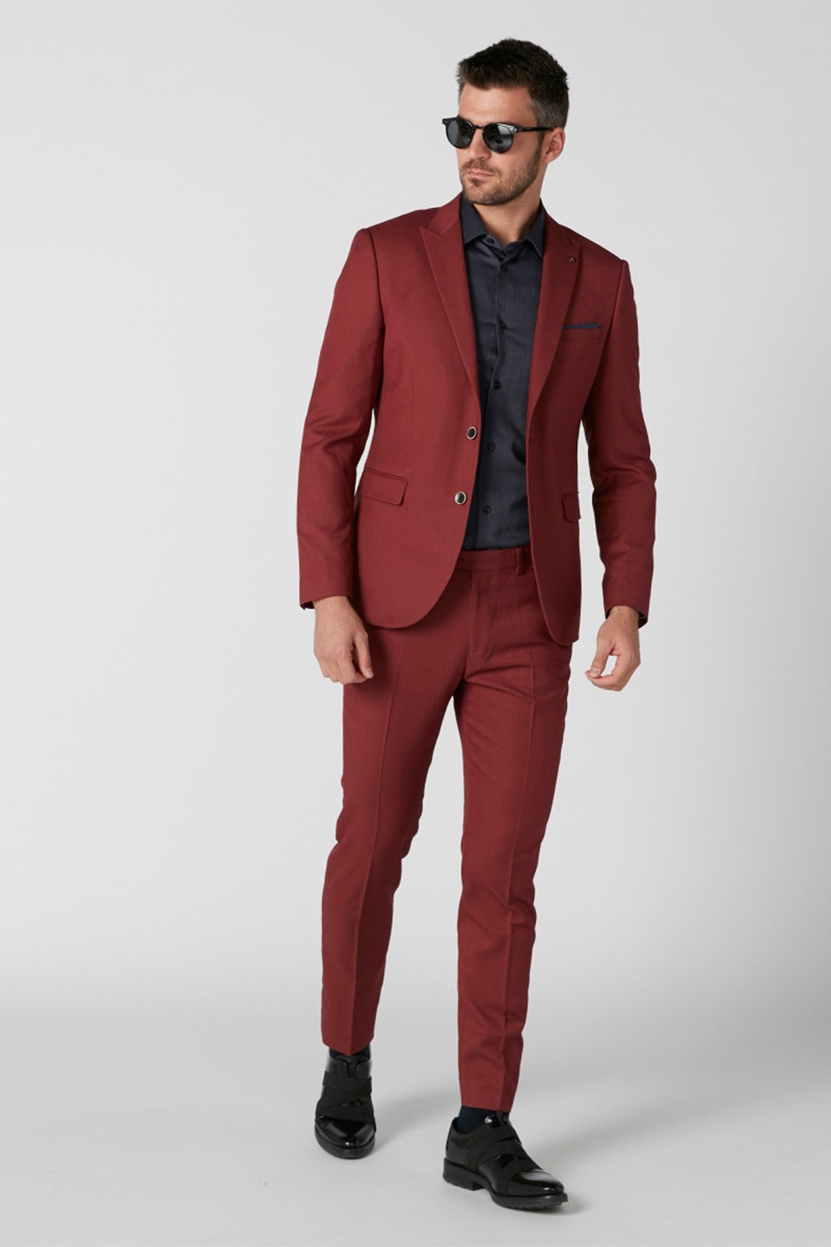 Long Sleeves Shirt in Slim Fit with Complete Placket