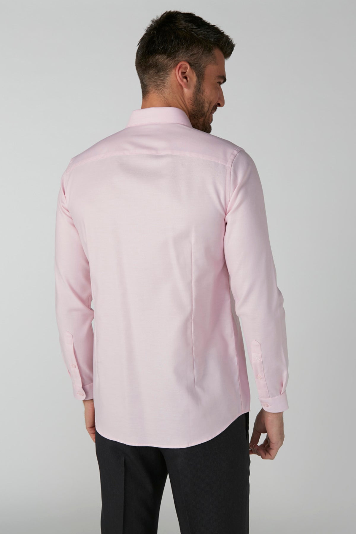 Long Sleeves Shirt in Slim Fit with Complete Placket